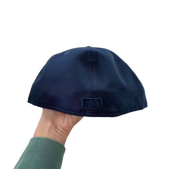 New Era Chicago Cubs Oceanside Tonal Fitted 7 1/2 - Picture 3 of 4